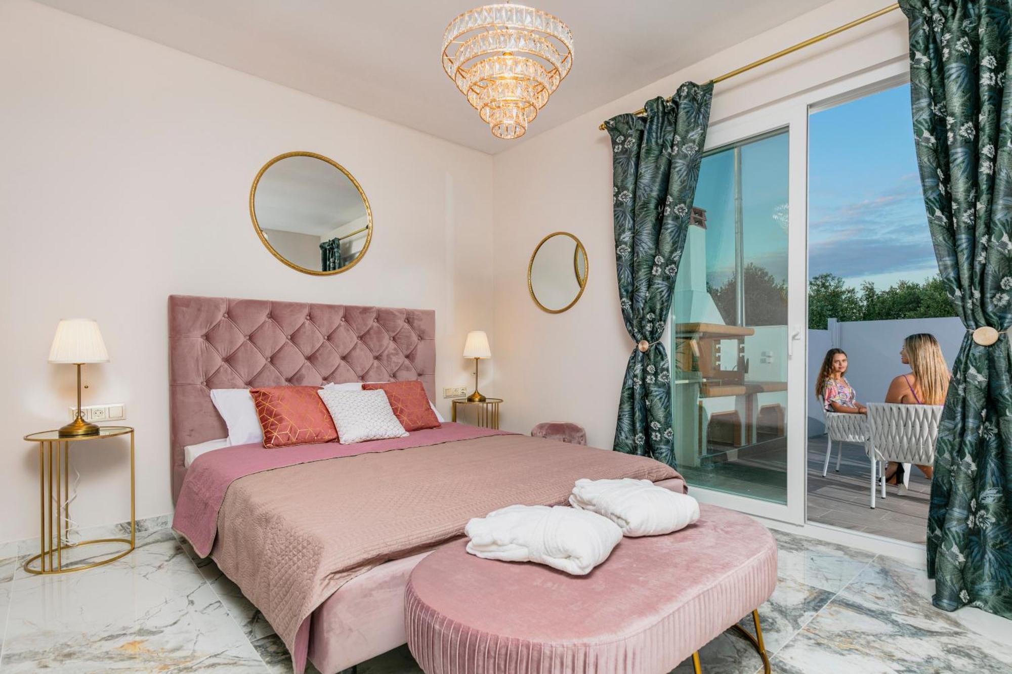 Jacuzzi Deluxe Villa 斯卡拉索提罗斯 外观 照片